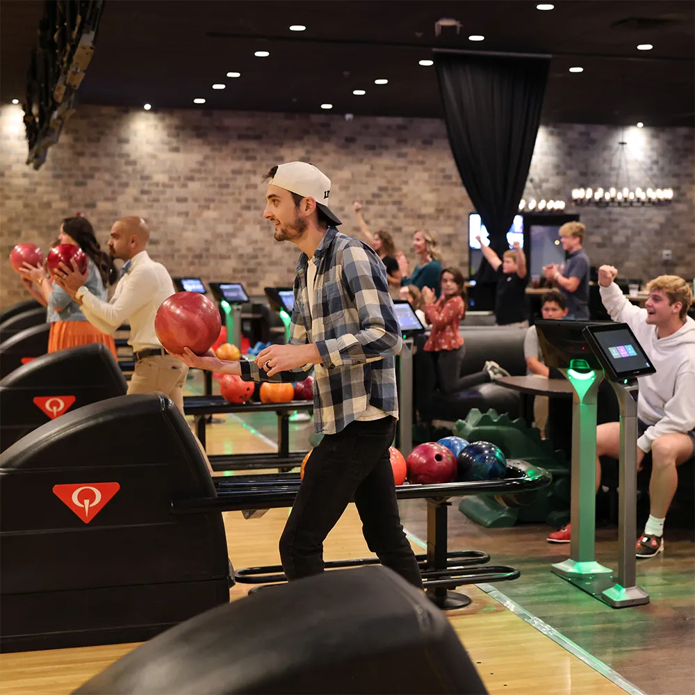 Bowl at Pinheads